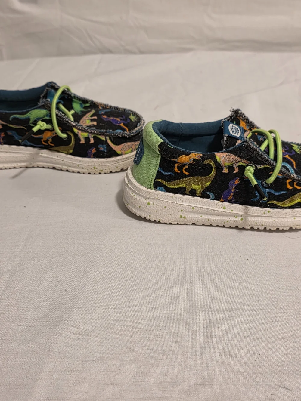 Hey Dude Kids Dinosaur Shoes Size 7 Gently Loved Slip On Comfy Preppy Playtime